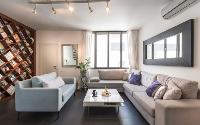 Magical Terrace Best Location in TLV 2BR