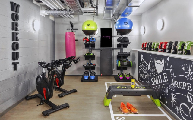 Moxy Lausanne City