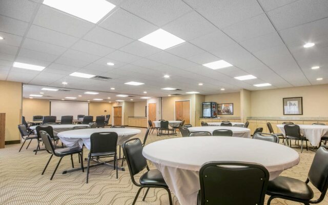 Comfort Suites Louisville Airport