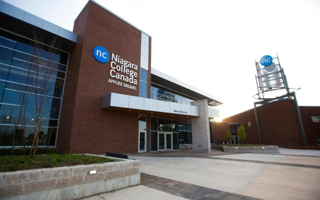 Residence & Conference Centre - Welland