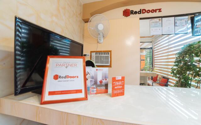 RedDoorz @ Q Abeto Street Mandurriao