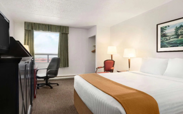 Emerald Hotel & Suites