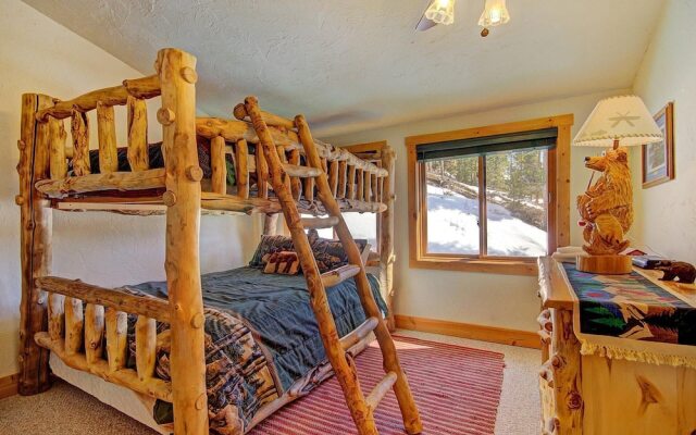 Barton  4 Bedroom Home by RedAwning