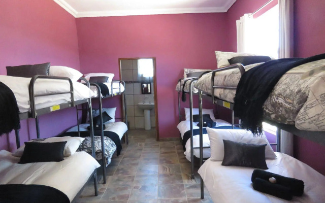 Swartberg Backpackers