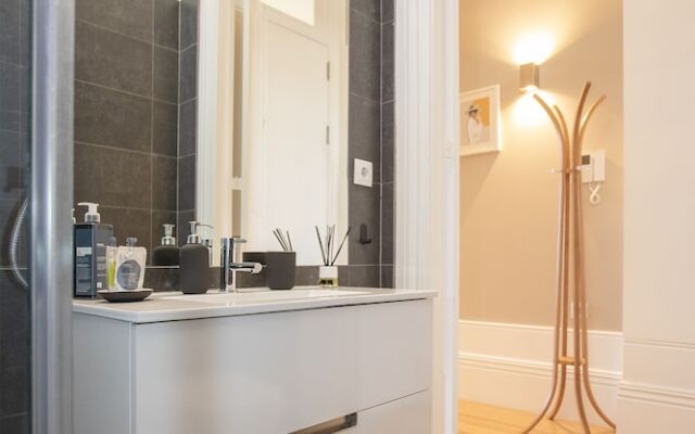 Liiiving - Balcony Design Apartment