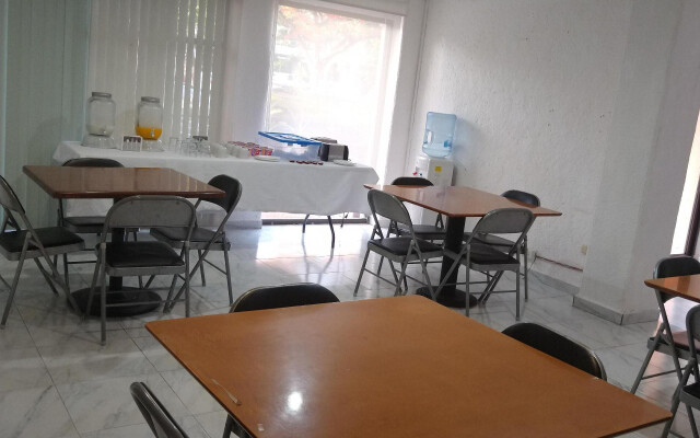 Ikaro Suites Cancun