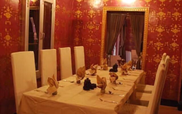 Hotel Bhairon Vilas