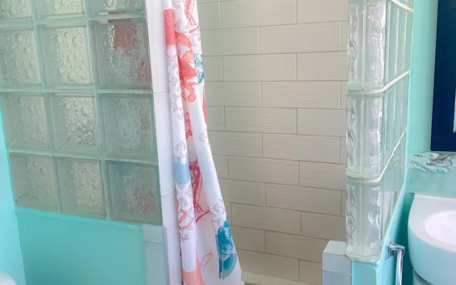 Hawaiian Monarch 1503 Condo by Redawning