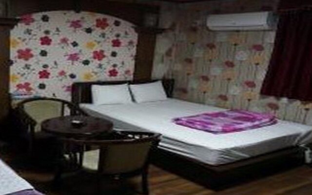 Sky Motel