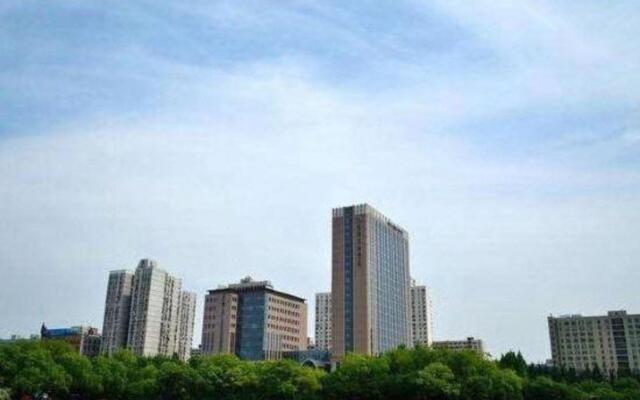 Jiangyang Business Hotel (Shanghai Jiamusi Road)