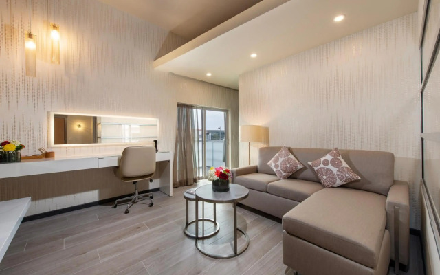Shade Hotel
