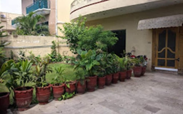 Executive Royal Garden