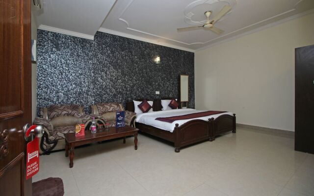 OYO 7619 Hotel VRS