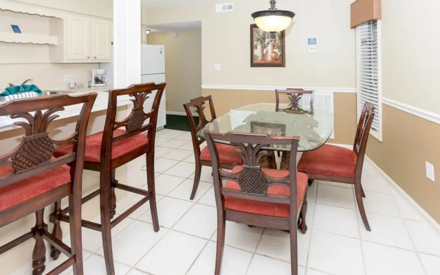 Country Club Villas