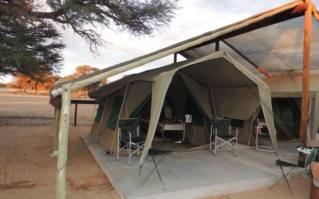 Kalahari Farmstall - Accommodation and Campground