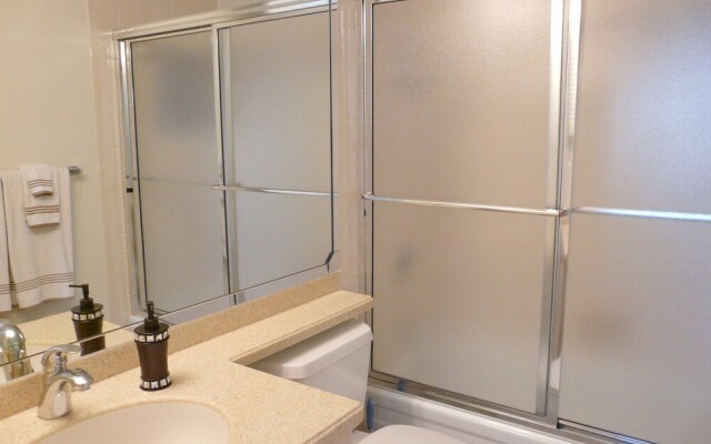 Bright Condo in Community With Pool/steps to Beach