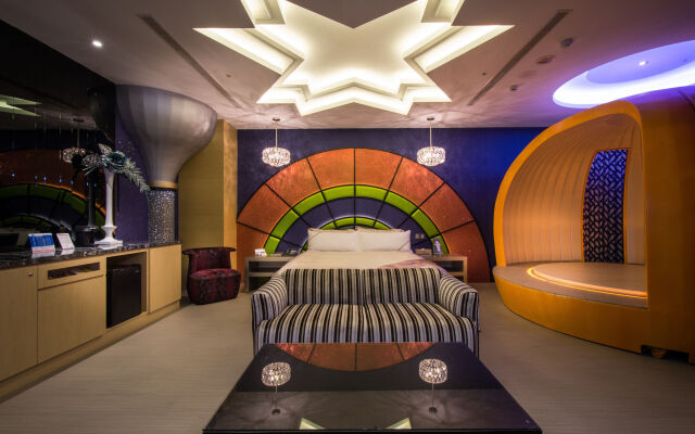 Uher Luxury Resort & Hotel
