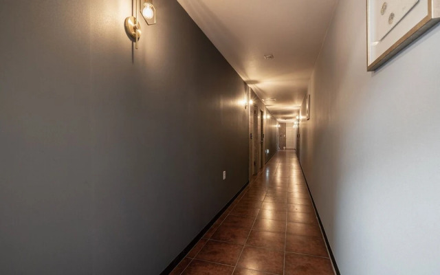 Ilsan (Daehwa) Wainscot Hotel