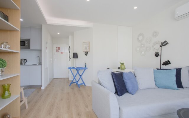 Liiiving | Bright Light Studio