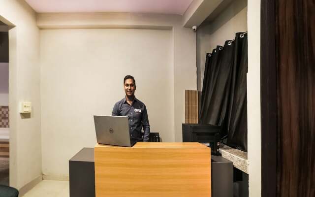 Oyo Flagship 30196 Noida Sector 5