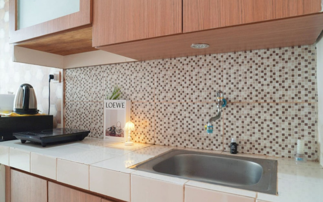 Simple Stay Studio Near Ui At Dave Apartment