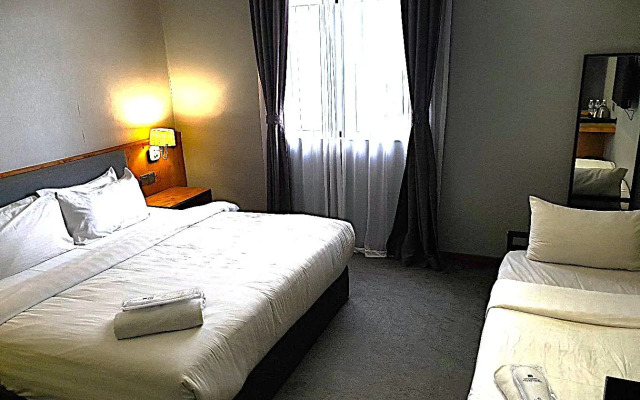 Redpine Boutique Hotel