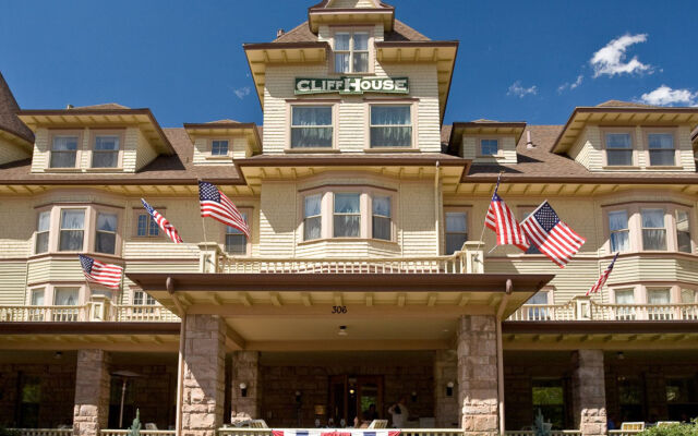 Cliff House at Pikes Peak