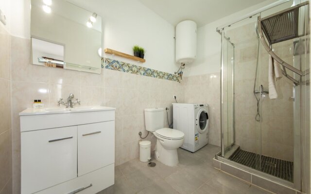 A13 - Ultra Central Studio