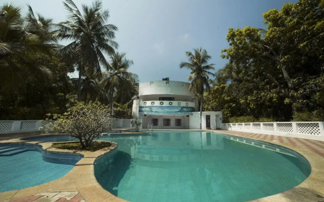 Shelter Beach Resort