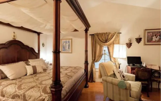 Alling House