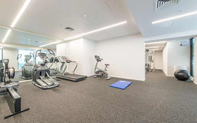 Ehome - Central CBD Romantic Apartment, Two Blocks from Waterfront