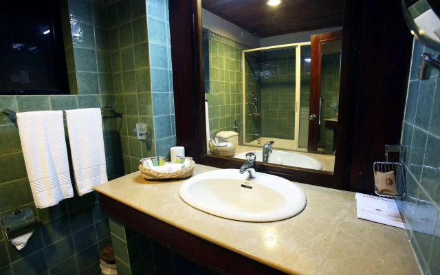 Randholee Resort & Spa