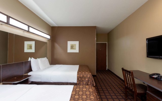 Microtel Inn & Suites by Wyndham Columbia/At Fort Jackson