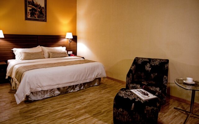 Pinetree Hotel