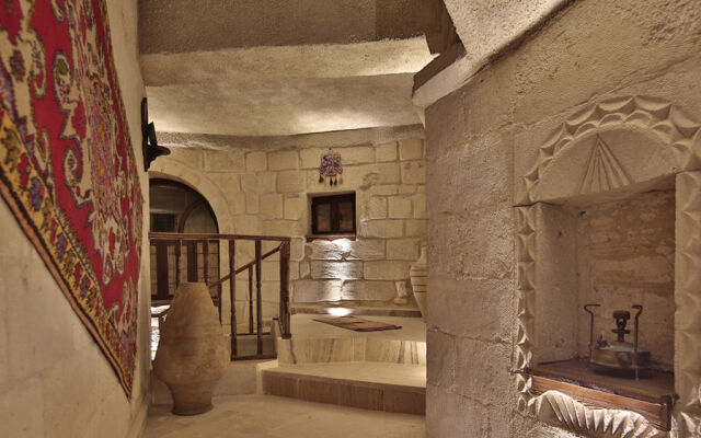 Maccan Cave Hotel