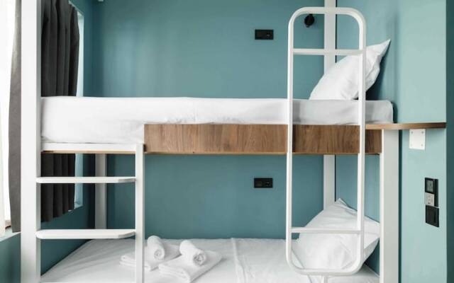 Zeus is Loose Hostel