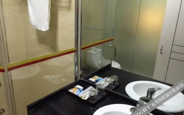 Pod Inn Hotel (Zhenjiang Dagang South Station Beihu Park)