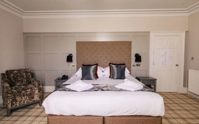 The Seafield Arms Hotel Cullen Self Catering