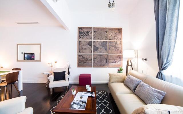 Rent In Rome - Flo's Apartment