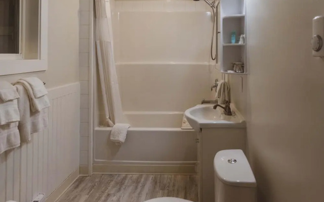 Barefoot Villas Cabin 1 Beaver w/ Hot tub