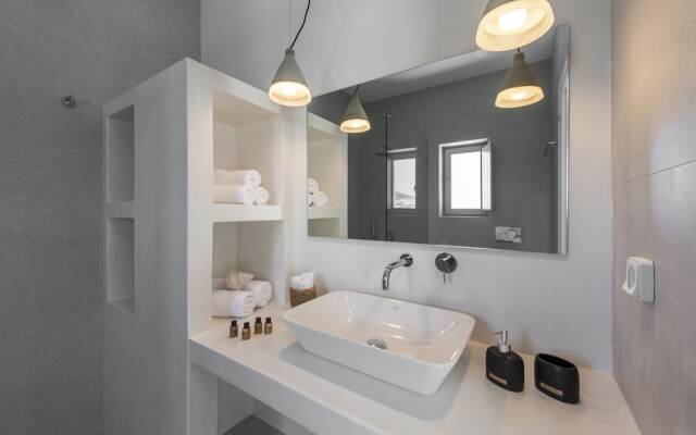 Niriides Luxury Villas