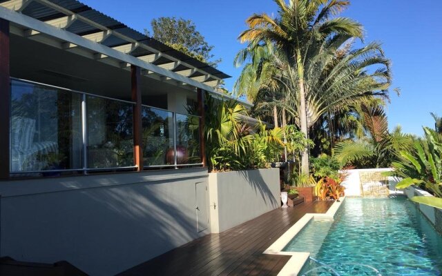 Sunshine Coast Tropical Getaway