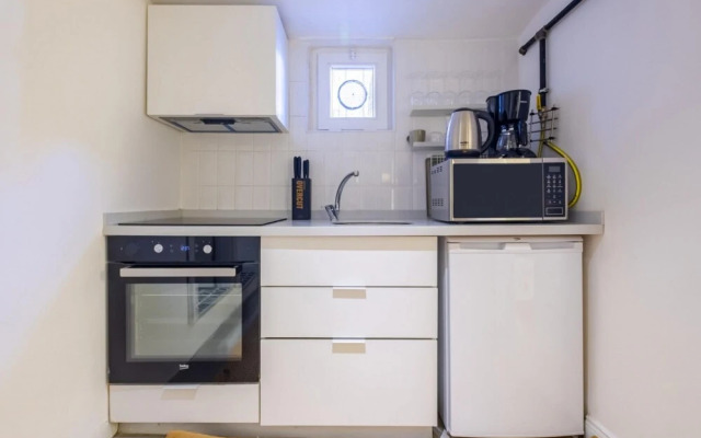 Vibrant Flat 5 Minutes Walk to Istiklal in Beyoglu