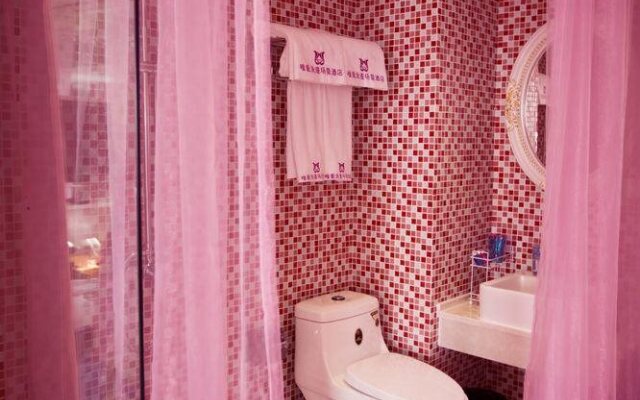 Love Romantic Scene Hotel