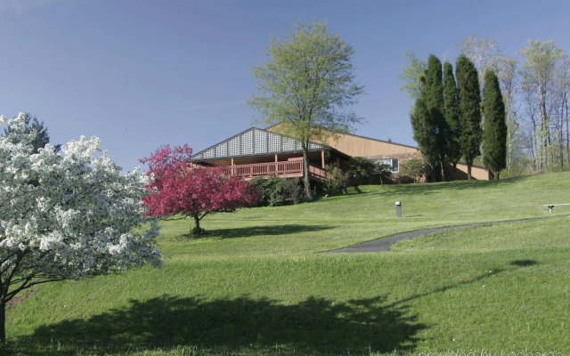 The Lodge at Chalk Hill