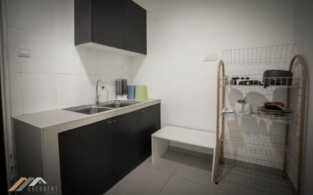 Curtin Waters Homestay by Evernent