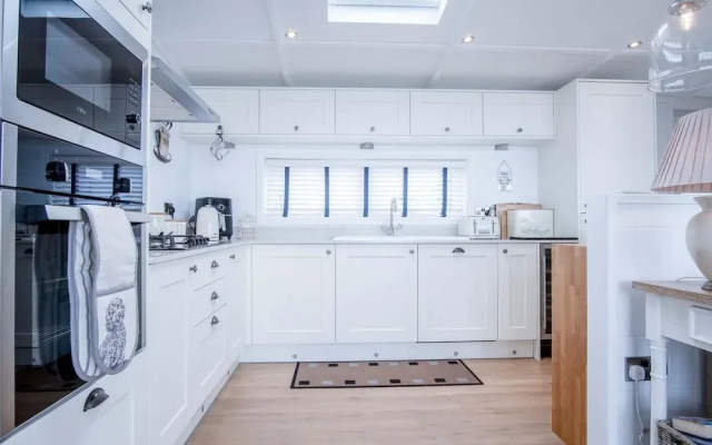Shearwater 30 - 2 Bedroom Lodge - Summerhill