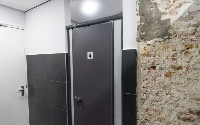 The Golden Stork - Hostel