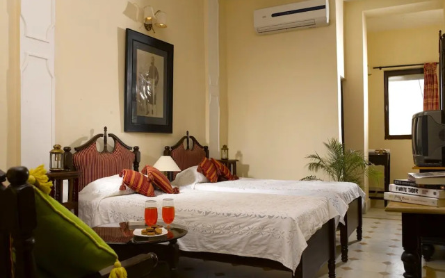 Hotel Narayan Niwas Palace