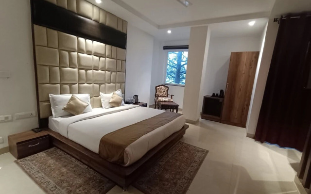 RR Hotel and Resort